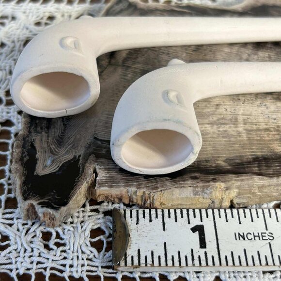 Vintage Thomas Dormer 5” white clay bubble blower pair - Picture 9 of 9